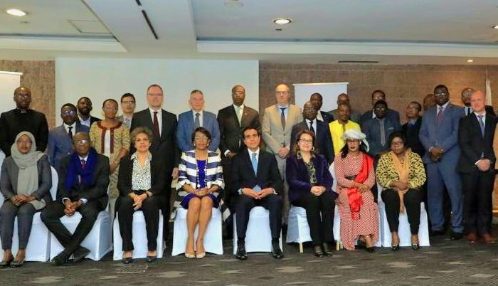 Nefertiti Tshibanda (@nefertiti_tshi) on Twitter photo La #RPUA et le Groupe des Ambassadeurs Francophones de <a href="/_AfricanUnion/">African Union</a> et de l'Éthiopie ont organisé une table ronde sur la #decouvrabilité à l'occasion de la journée internationale de la <a href="/OIFrancophonie/">La Francophonie</a>. #JIF2023 La #RPUA et le Groupe des Ambassadeurs Francophones de <a href="/_AfricanUnion/">African Union</a> et de l'Éthiopie ont organisé une table ronde sur la #decouvrabilité à l'occasion de la journée internationale de la <a href="/OIFrancophonie/">La Francophonie</a>. #JIF2023