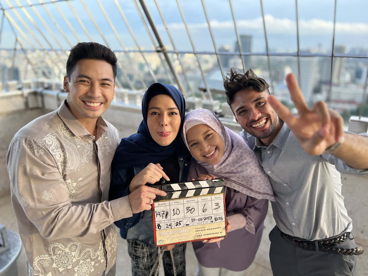 refalhady's tweet photo. Akhirnya setelah 49 hari shooting selesai sudah #WeddingAgreementtheseries2 ❤️ https://t.co/phgffKhGDy