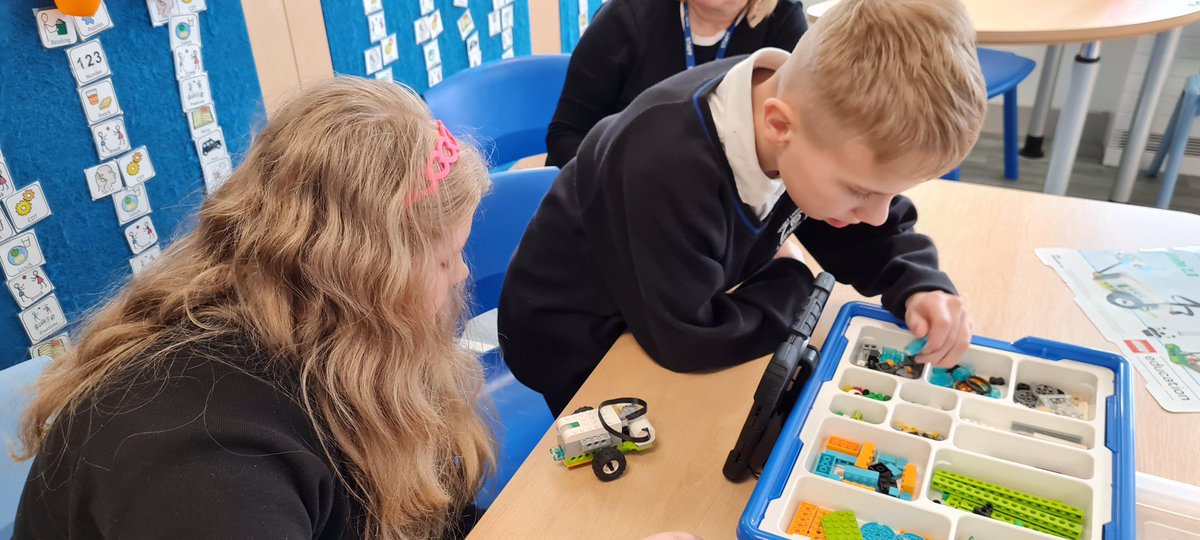 islwynsrb's tweet photo. The end of the term is nearing but there is still much work to do! Ebbw have continued the topic of Robots this week, exploring how robots are used to go into areas deemed too dangerous for humans. #thankyoutechnology #makingitsafe https://t.co/e2JCRSBqpL
