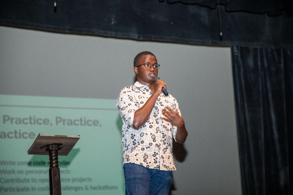 eMobilis's tweet photo. “Networking and collaboration are key for young entrepreneurs in the tech industry. Attend meetups, hackathons, and conferences to connect with others.”

#eMobilistechtalk #techtalk2023 #nurturinginnovation #technovation #emergingtechtrends. https://t.co/VfY2CjusqF