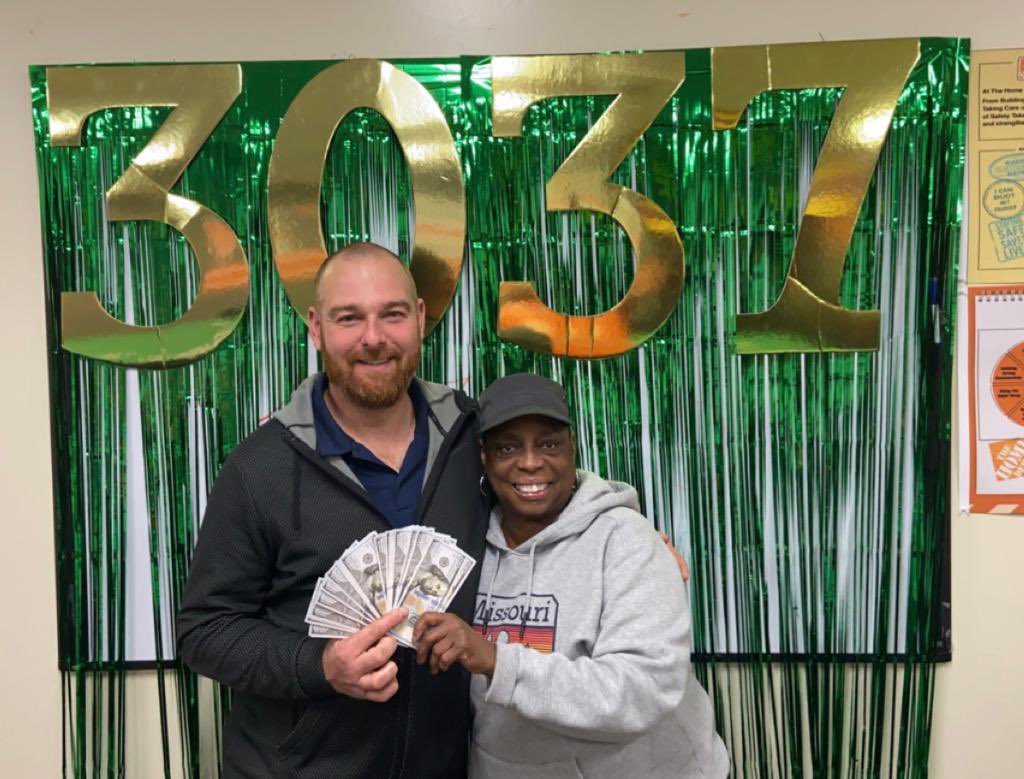 Homedepot3037's tweet photo. Kicking off an amazing Success Sharing Day in Overland!!! Weβre going to celebrate, then do it again!! Congrats team on splitting $113,205! #thd #stl #store3037 #successsharingday https://t.co/dChZjqPBo9