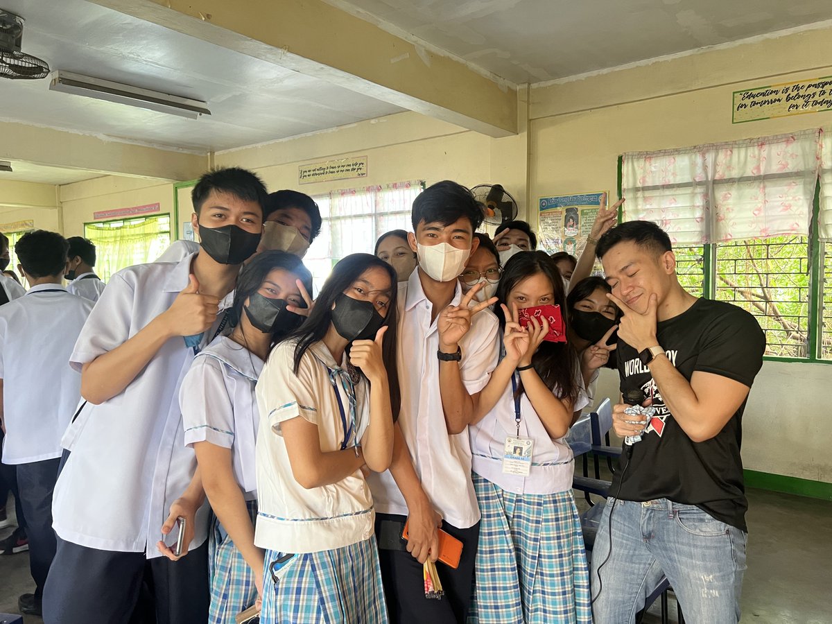 AHFAthena's tweet photo. That's a wrap on our first week sa Deparo High School!

Maraming salamat sa mga volunteers na tumulong sa atin this week-- kila Kuya James, Ate Zoe, Kuya GL, Ate Kel, Kuya Christian, at Ma'am Nilda! 

#AHFPhilippines #ENDAIDS2030 #HIVAwareness #GetTested https://t.co/wFhrVpT9oX
