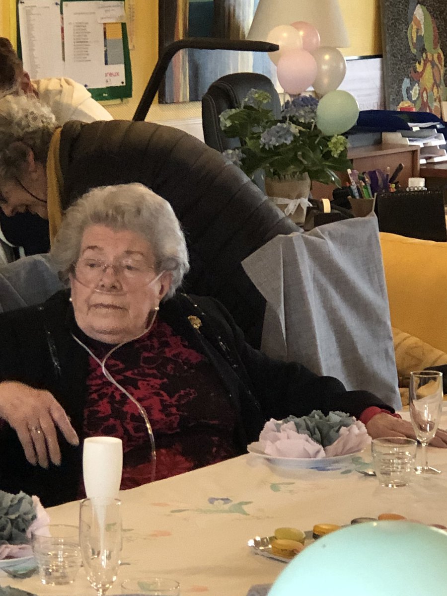 Les 100 bougies de Mireille aux  Senioriales du Teich Village 🥳🎂👏