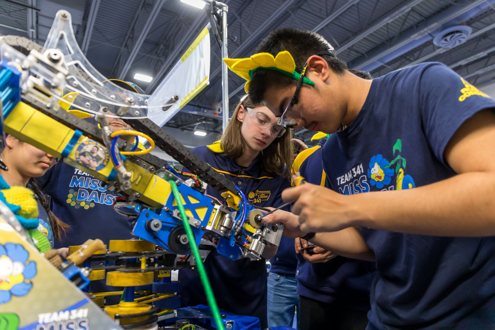 Congratulations to the Wissahickon HS FIRST® #Robotics Team! Sponsored by ASTM International, the team participated in its 2nd district competition of the year, and received the 'Engineering Excellence Award.' #STEM #ASTMproud