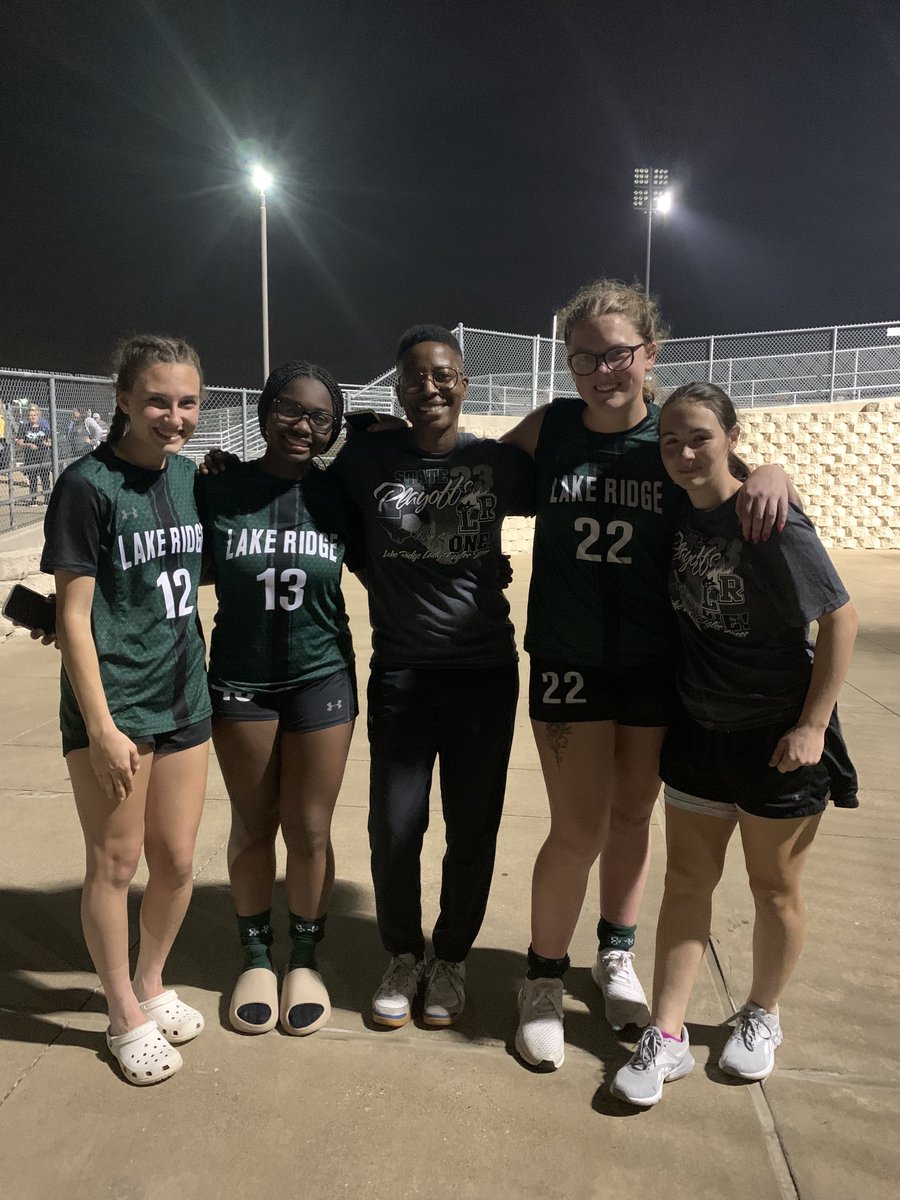 An awesome group of seniors. I Love these kids! I appreciate each of you for all your contributions to the program over the years! I will miss these girls next year! Class of 2023: thanks for the memories 🥳