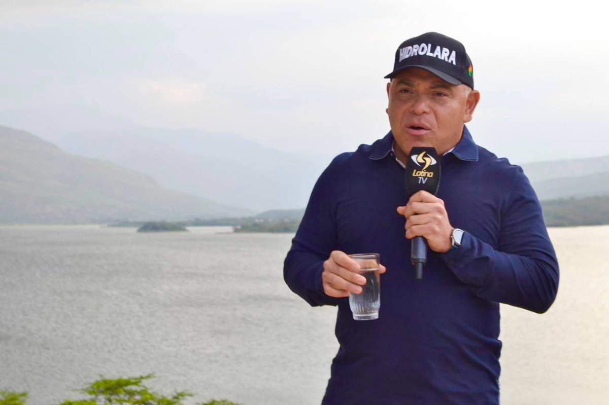 AdolfoP_Oficial's tweet photo. #24Mar Realizamos nuestro programa televisivo "Rumbo Seguro" en su edición 49, desde el Embalse Félix de los Ríos, mejor conocido como Embalse Dos Cerritos, resaltando la importancia del cuidado del agua y del trabajo que realiza @HidrolaraCA_ para garantizar el servicio. https://t.co/xSB4k53TCL