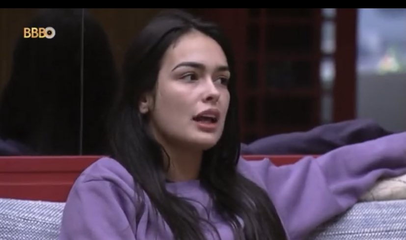 qdemonya's tweet photo. Larissa falando que a domi não tem nem 1M de seguidores e quer crescer pra cima dela, enquanto ela já deve estar com 3M.

GENTE? ela voltou com o rei na barriga. Será um prazer tombar essa aqui! #BBB23 https://t.co/BBIN9TdzAp