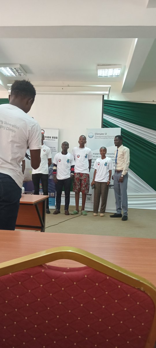LuciaMutheu5's tweet photo. Kenyatta University Students had a Mazingira Challenge the theme was:Opportunity in Blue Economy
@kunec250 
@KUGreenEduHub https://t.co/9t0CeoK72t
