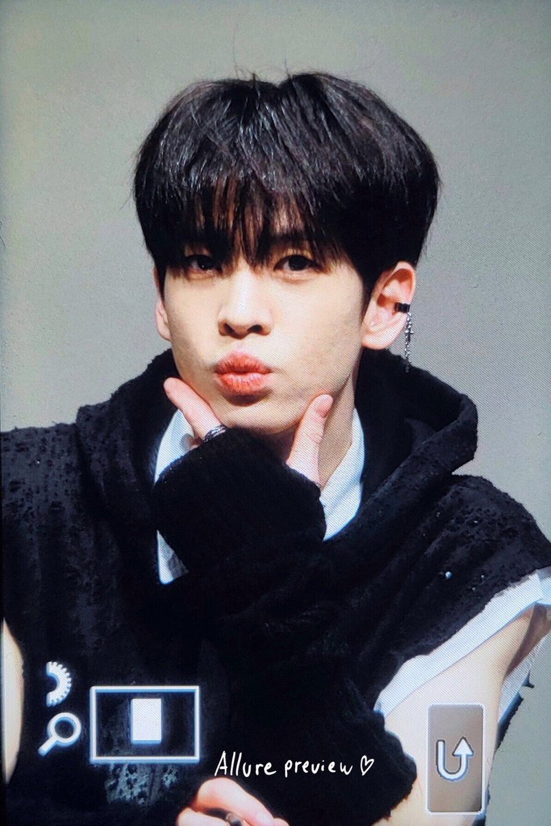 Allure426's tweet photo. 230324

#크래비티 #CRAVITY #앨런 #ALLEN #러니_봐봐 https://t.co/OBpBqvFw1T