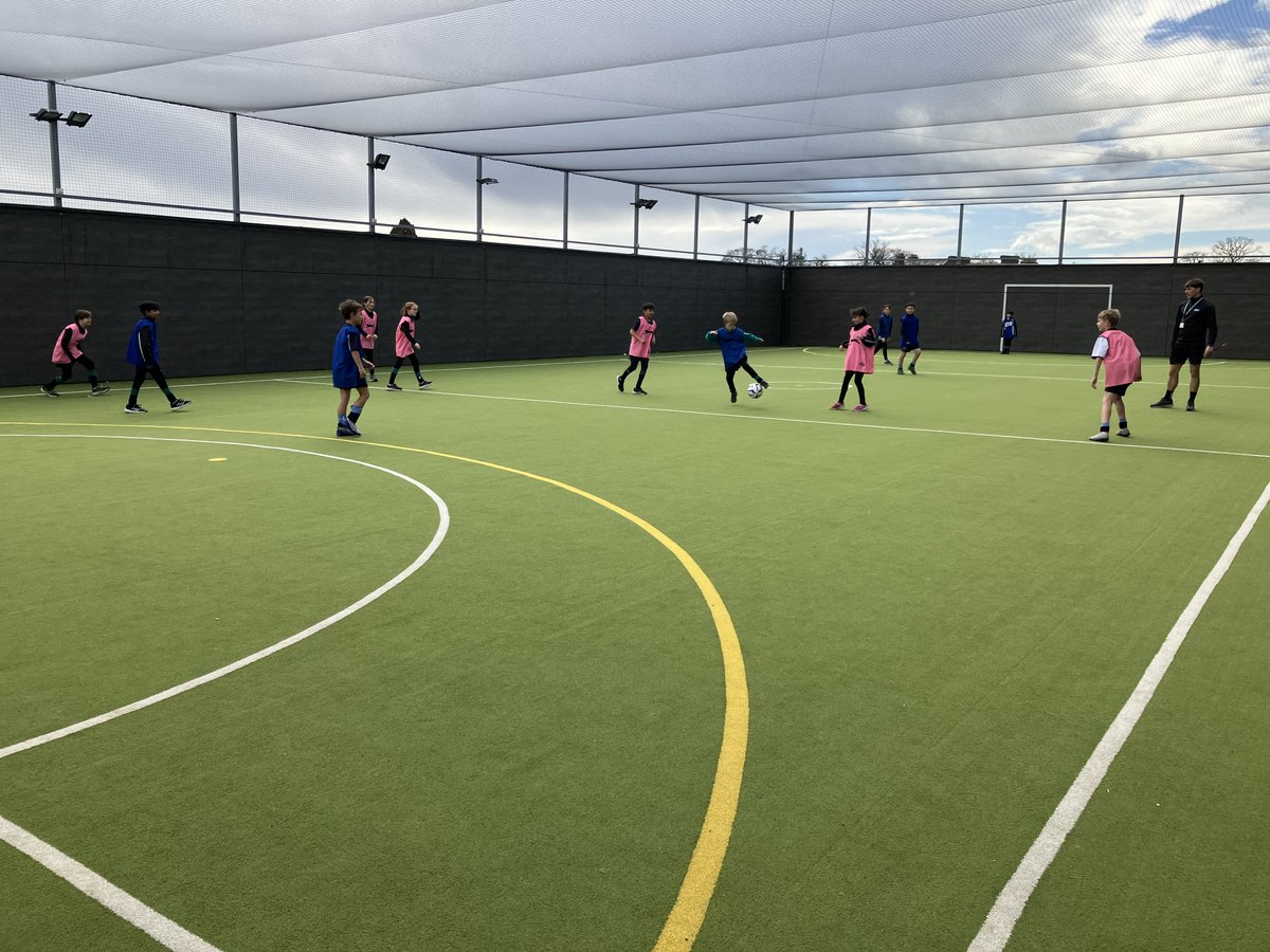 DameBradburys's tweet photo. Year 5 had a taster day at the Senior School, enjoying some exciting activities including Latin, Science, Art & Design and Sport! #SPFschools https://t.co/6mbD63LcpY