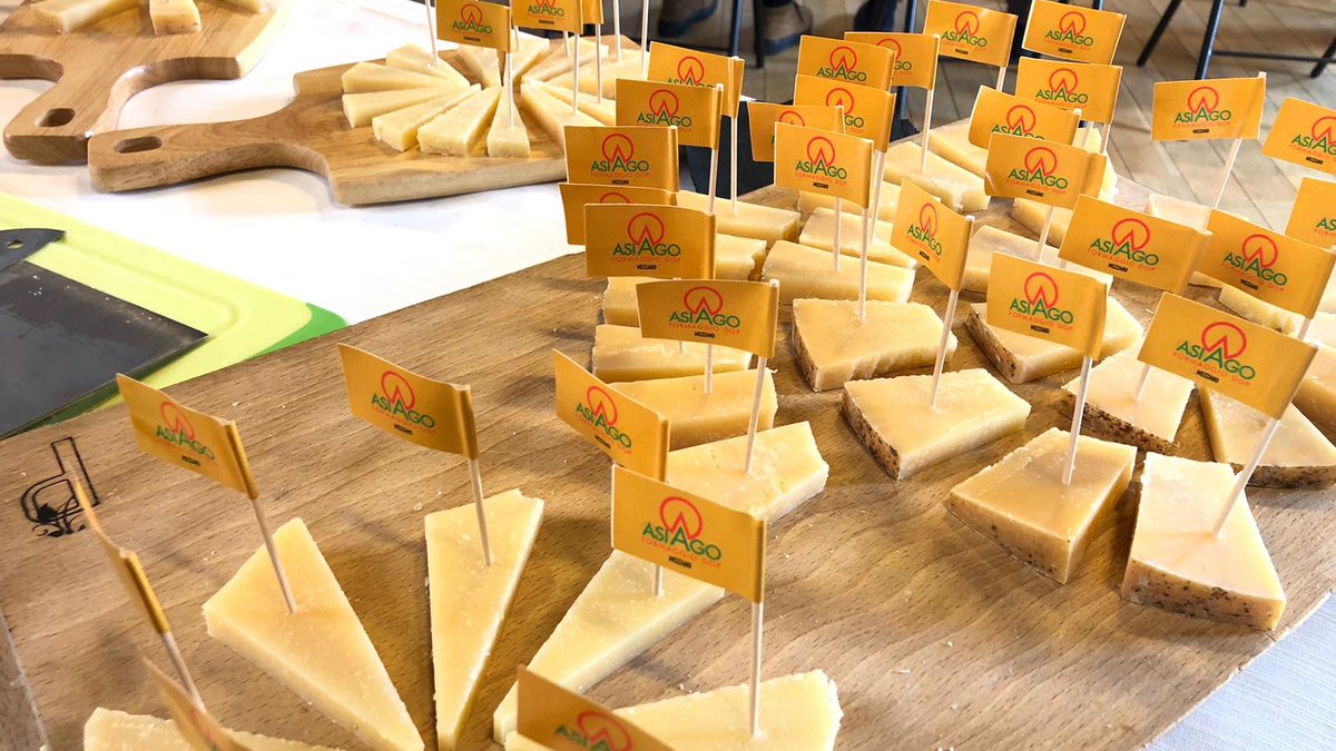 Presentata oggi alla #stampa #FormaggioinVilla, la rassegna dedicata all'eccellenza casearia  in programma dal 14 al 17 aprile a #Cittadella. #AsiagoDOP è main partner dell'evento con tanti appuntamenti  per  cheeselovers. #síAsiagodop #formaggio #sponsorship