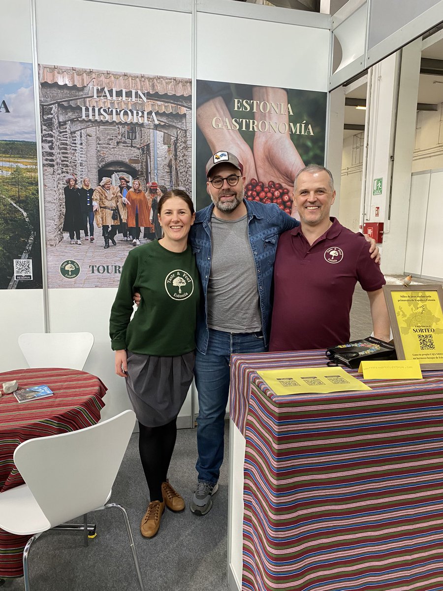 Kiribatis's tweet photo. Volver al @BTravelShow es reencontrarte con clientes que son amigos y también es desvirtualizar gente encantadora como Katri & Gersom, de Taste and Feel Estonia! #Btravel #tourban https://t.co/gMx25ddhRn
