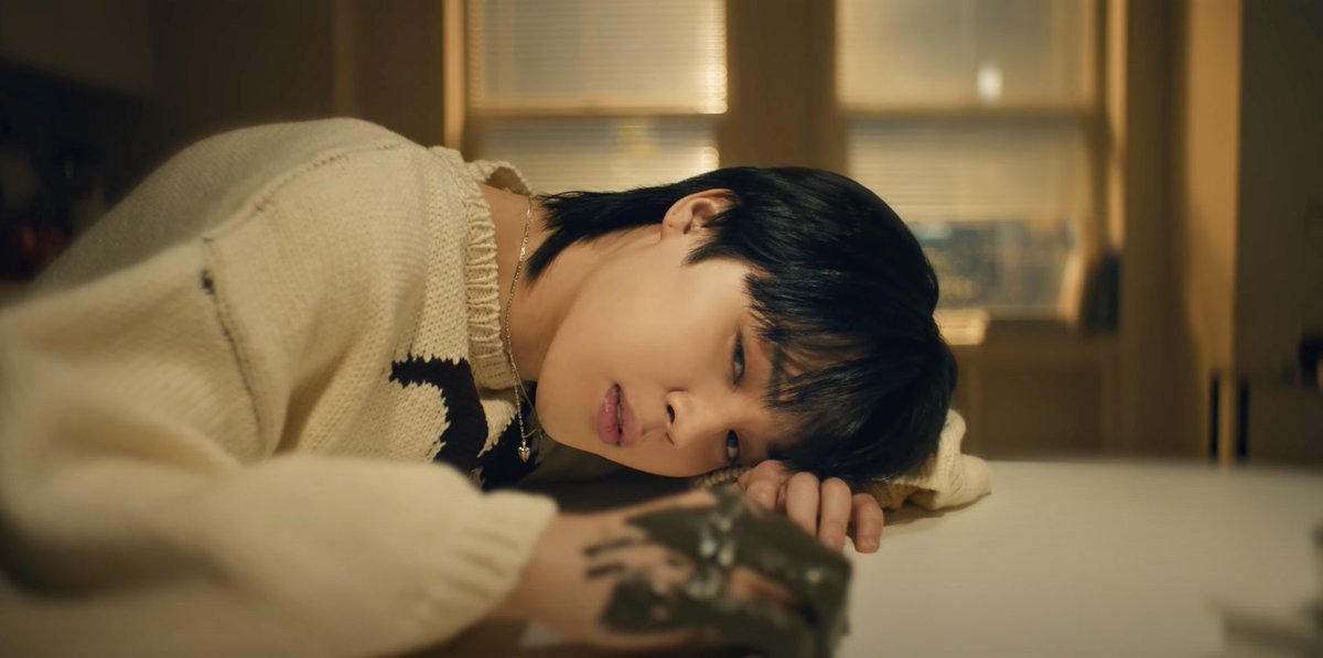 MTV's tweet photo. Soundtracking my weekend with #Jimin’s ‘FACE’ — and obsessing over every frame of the “Like Crazy” music video 🖤 #Jimin_FACE https://t.co/zv7zpwTuwJ