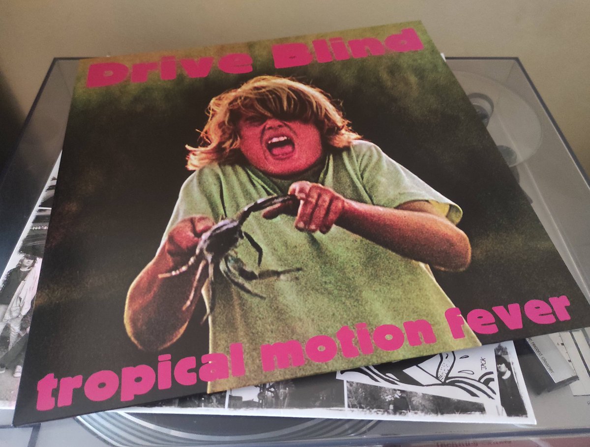 InutileRadio's tweet photo. Sur la platine du directeur de la prog : 
DRIVE BLIND Tropical Motion Fever https://t.co/l9bPvuR3EO