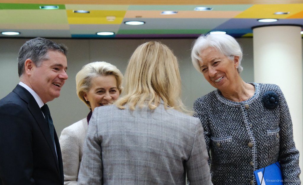 Lagarde's tweet photo. Fruitful discussions with Europe’s leaders at today’s Euro Summit.

The euro area banking sector is resilient, but we must keep working to strengthen our union. https://t.co/wmBczwMkks