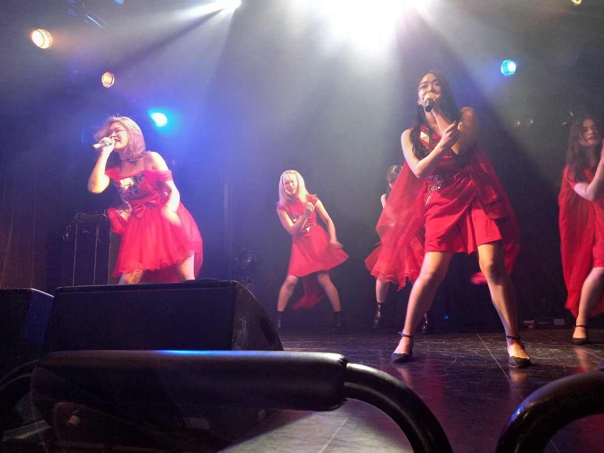 PrimaryColors01's tweet photo. 今回見た中ではMGPのMIKUさんがピカイチで輝いておりました。
ダンスキレッキレ、スタイル抜群でお顔も綺麗、安定力ある歌唱。
カッコイイ女性の根源かと思いきや、仲間と絡むときはかわいらしくてギャップ萌えでした。
息切れ感じさせないパフォ。いいもの見れたぁ。
#0324SSLIVE #MGP #LFO #sslive https://t.co/zDAoKoLoBL