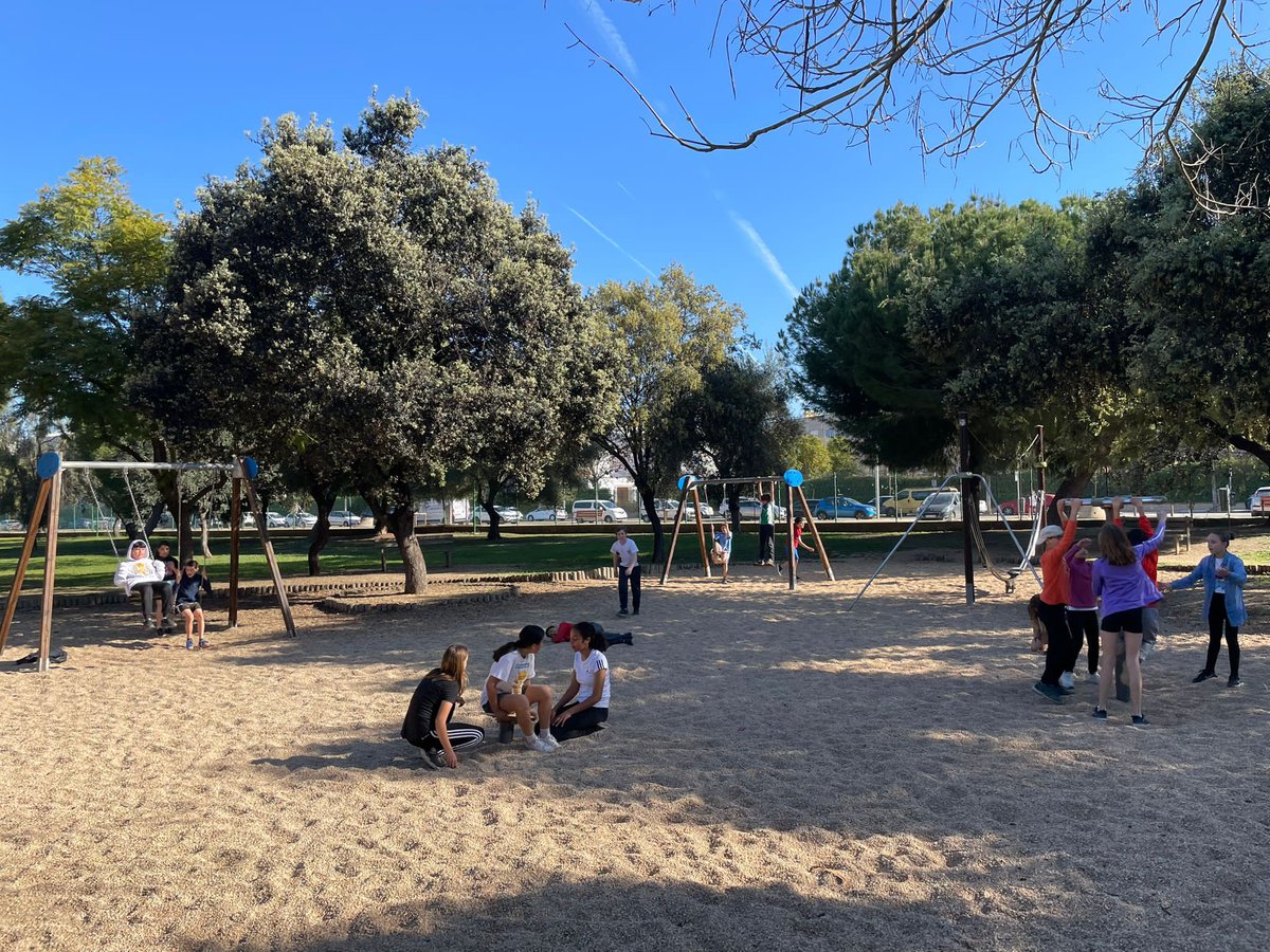 Ayer nuestros alumn@s de 6º junto con compañer@s de <a href="/Bandaran/">C.E.I.P.Bandarán</a> y <a href="/CeipJulio/">CEIP. Julio Coloma Sevilla</a> participaron en una Carrera de Orientación🧭 en el Parque Guadaira y Bermejales🌳 Cabe destacar la experiencia educativa y el clima de convivencia. ¡Gracias <a href="/adolinces/">ADOLINCE</a> por la cartografía! <a href="/ProEdSaludable/">Programa Hábitos Vida Saludable</a>