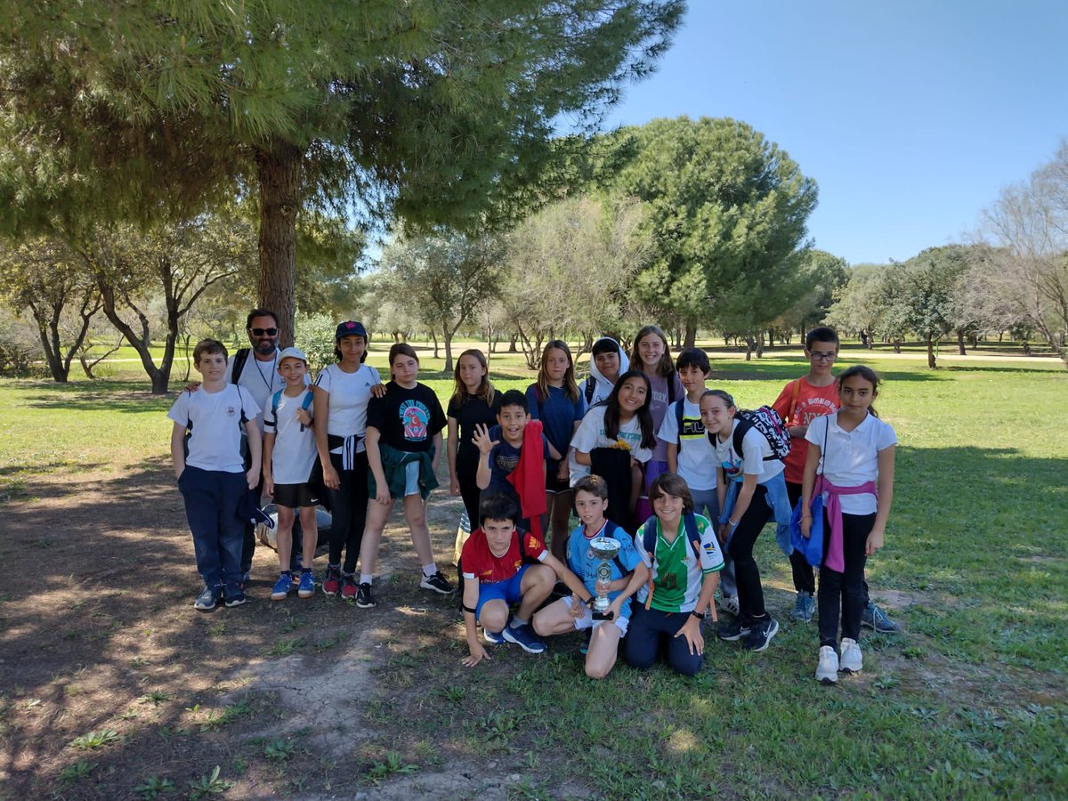 CeipRaza's tweet photo. Ayer nuestros alumn@s de 6º junto con compañer@s de @Bandaran y @CeipJulio participaron en una Carrera de Orientación🧭 en el Parque Guadaira y Bermejales🌳 Cabe destacar la experiencia educativa y el clima de convivencia. ¡Gracias @adolinces por la cartografía! @ProEdSaludable https://t.co/wuFPBlnJ4d