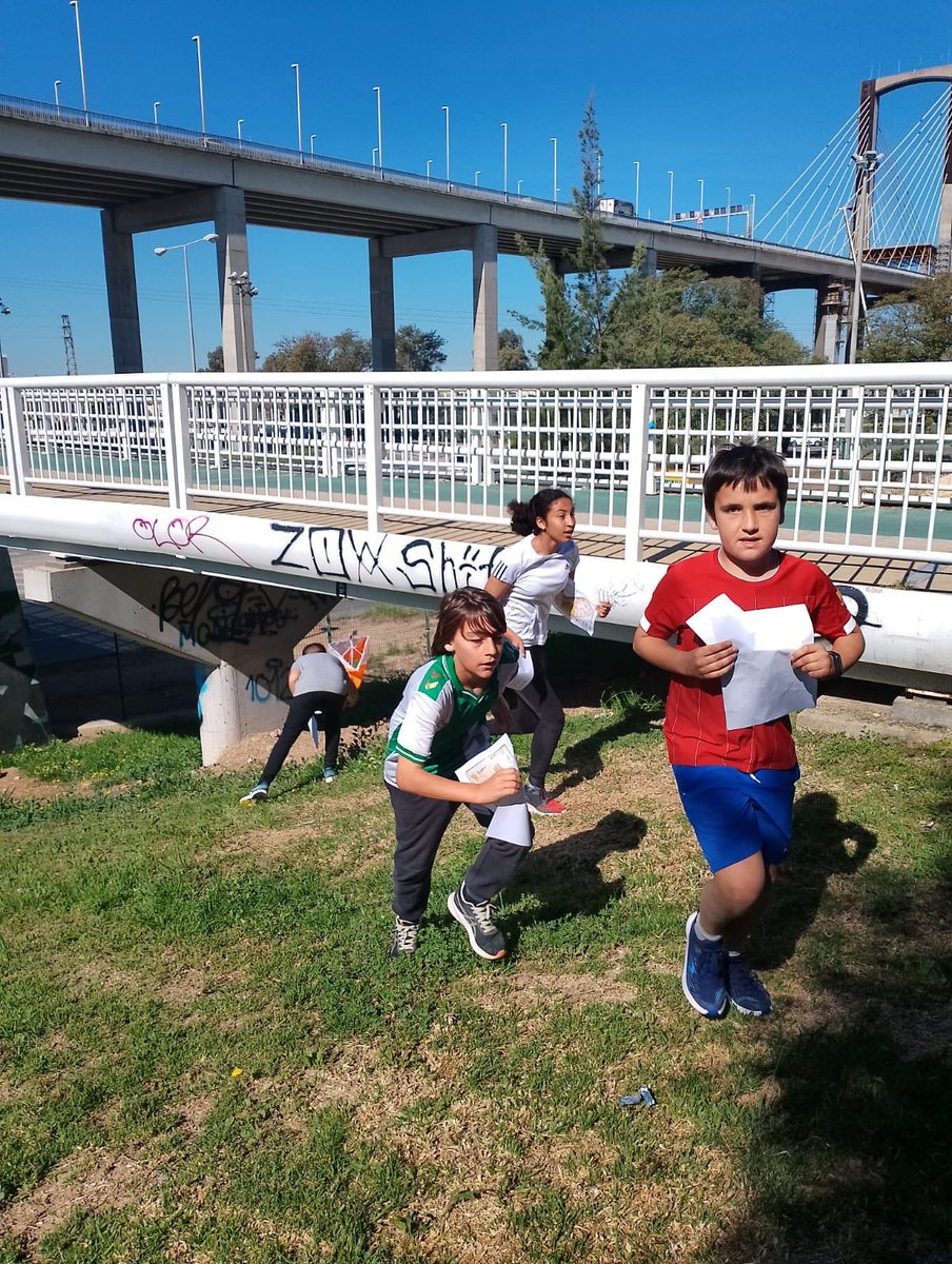 CeipRaza's tweet photo. Ayer nuestros alumn@s de 6º junto con compañer@s de @Bandaran y @CeipJulio participaron en una Carrera de Orientación🧭 en el Parque Guadaira y Bermejales🌳 Cabe destacar la experiencia educativa y el clima de convivencia. ¡Gracias @adolinces por la cartografía! @ProEdSaludable https://t.co/wuFPBlnJ4d