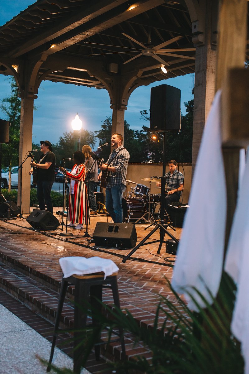 SeacoastChurch's tweet image. This Easter, our Summerville campus returns to Hutchinson Square for a special sunrise service! 

If you live in the Summerville area, don't miss this unique experience. For details on this and all of our Easter services, visit seacoast.org/easter. 

#summervillesc