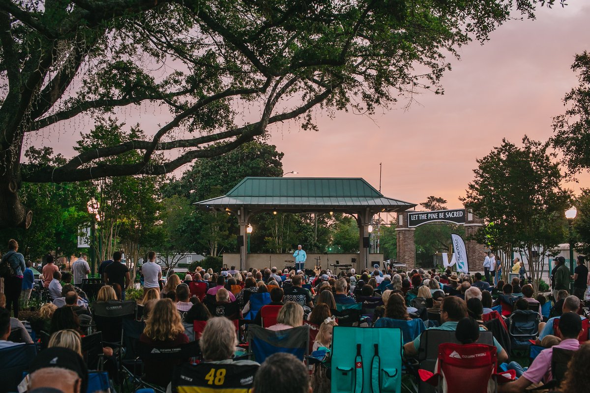 SeacoastChurch's tweet image. This Easter, our Summerville campus returns to Hutchinson Square for a special sunrise service! 

If you live in the Summerville area, don't miss this unique experience. For details on this and all of our Easter services, visit seacoast.org/easter. 

#summervillesc