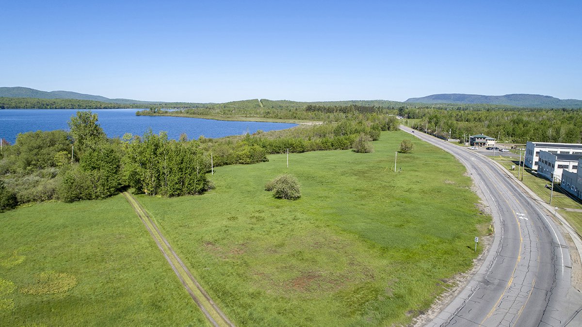 Margiepp's tweet photo. TUPPER LAKE DEVELOPMENT OPPORTUNITY
26.75 ACRES  |  $1,350,000
View more: https://t.co/satEAkkpki
#TupperLake #TupperLakeNY #TupperLakeRealEstate #Develop #DevelopmentOpportunity #Adirondacks #AdirondackRealEstate #AdirondackLand #WaterfrontRealEstate #Land #Lot #LandFor https://t.co/2MS86XX7a4