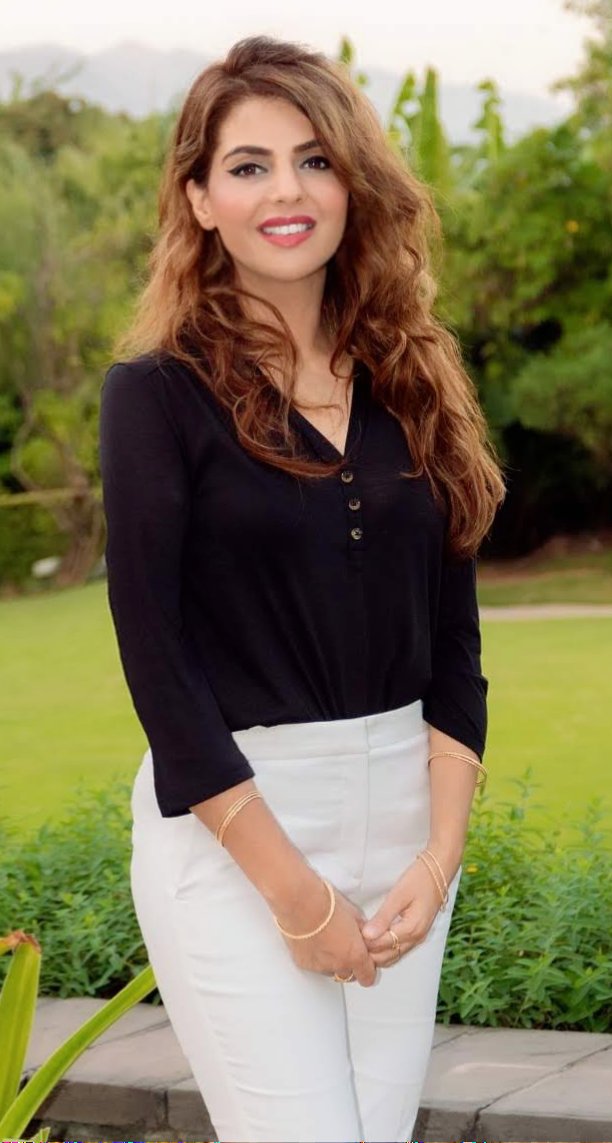 Job News: Privileged to be appointed as His Majesty's British Consul General to Toronto 🇨🇦

Special moment as we think it's the 1st time (but don't have data) that  a British Muslim woman has been appointed as Head of a 🇬🇧 Diplomatic Post.

I won't be the last 🙌🏽 

🧵