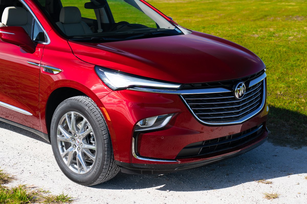 AutoSchumacher's tweet photo. Happy Friday! Make this weekend memorable by shopping at Schumacher Auto Group and start on a new adventure! 

__________ 

#schumacherautogroup #schumacher #soflo #palmbeach #palmbeachflorida #carsales #carspot #carscene #carsofinstagram https://t.co/Y5VrnSWYuE