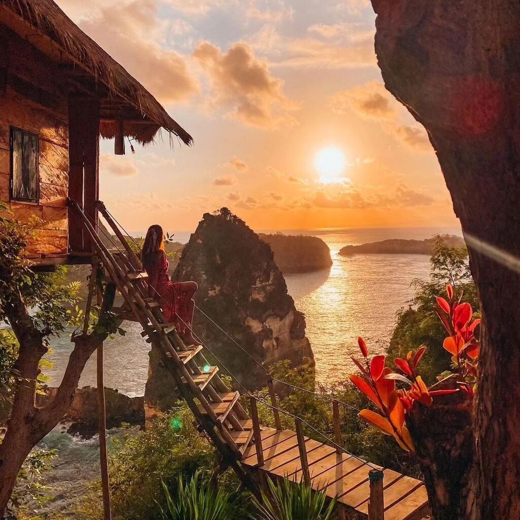 resortmag1's tweet photo. Come back to Bali 😍 

#bali #baliholiday #balitrip #nusapenida #rumahpohon #treehouse #sunriselover #traveltheworld #travelgirls #southeastasia https://t.co/JpFpHWBEp2 https://t.co/Qt9wmLHTRb