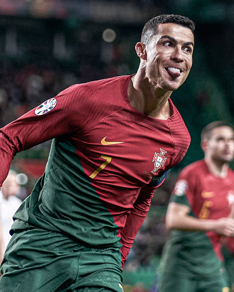 CR7Brasil's tweet photo. Passando pra avisar que o melhor do mundo sempre foi e sempre será Cristiano Ronaldo. https://t.co/5HyRLdOHUC