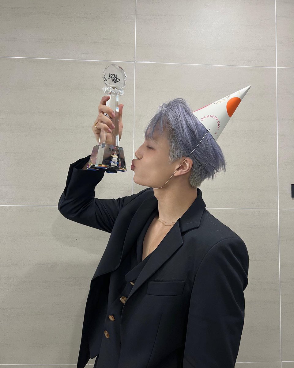 KASTAGRAM's tweet image. [KAISTAGRAM] instagram.com/p/CqLG4Hmrjxw/…