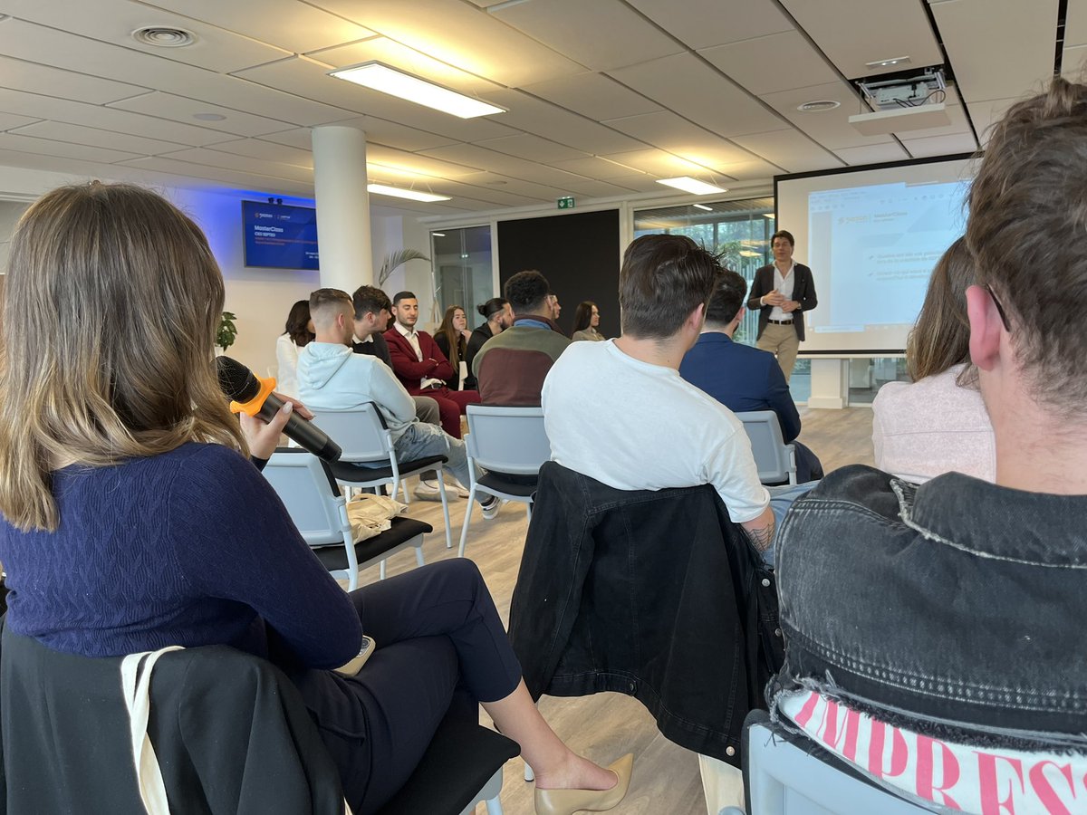 SEPTEO_GROUPE's tweet photo. 🔴 LIVE 
@GalambrunHugues réponds aux différentes questions des étudiants de @keyceacademy : 
👉 Comment Septeo a su grandir ? 
👉 Quelles sont les clés pour créer et gérer un groupe comme Septeo ?

#Entrepreneuriat https://t.co/9g813Hcuw3