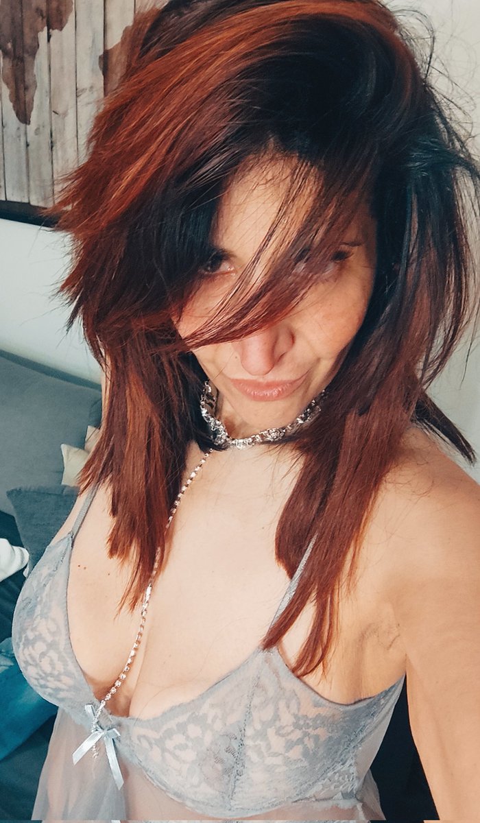 a_le_mi's tweet photo. 🌹🌹🌹
.
#moods 
#onlyfans
#sexy
Solo qui 🌹🌹
https://t.co/m2H4DJ56IK https://t.co/OnVinlhAzc