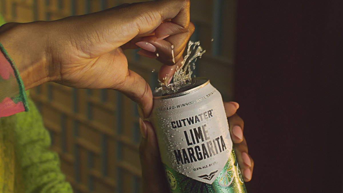 HeidelbergBuds's tweet photo. It's #NationalCocktailDay AND Friday - OUR LUCKY DAY! Award-winning @CutwaterSpirits canned cocktails make enjoying classic cocktails from ANYWHERE EASY!

#CutwaterSpirits https://t.co/Fdj4fEMfwo