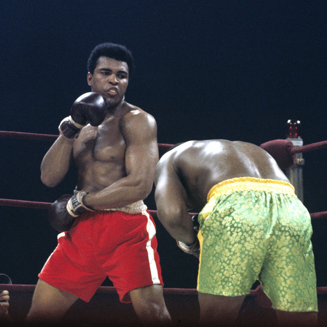 Muhammad Ali in action versus Joe Frazier during “The Fight of the Century.”

📸: @LeiferNeil 

#MuhammadAli #Icon #FightoftheCentury #NeilLeifer #JoeFrazier #Boxing