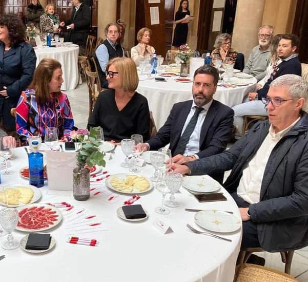 👥 Hoy hemos asistido a la mesa redonda 'SELLOS QUE POTENCIAN NUESTRA GASTRONOMÍA', organizada por <a href="/LaGacetaSA/">La Gaceta de Salamanca</a> dentro del evento 'El alma de nuestra tierra'. 

Con la participación de <a href="/ITACYL/">Innovación agroalimentaria - JCyL</a>, <a href="/tdsalamanca/">Turismo de Salamanca</a> y <a href="/DavidMonaguillo/">David Monaguillo</a> <a href="/Salamancabande/">Salamancaenbandeja</a>