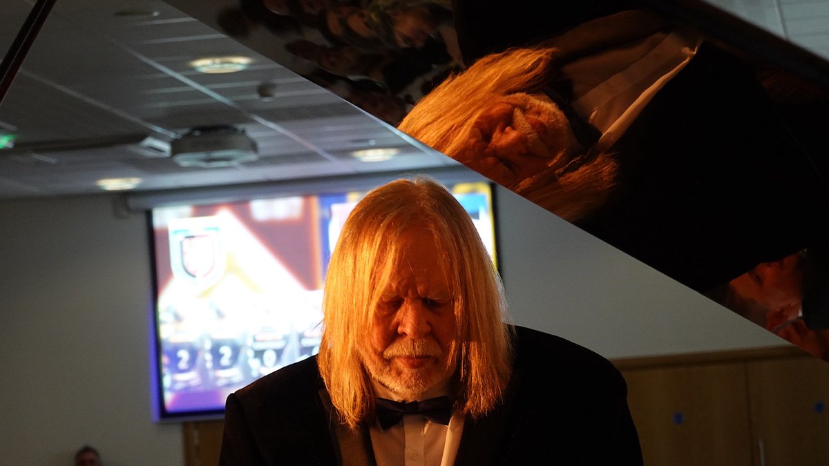 Freemasonry2day's tweet photo. Over 500 Freemasons gathered at Sandy Park for a night of glamour! 🎹🎶

The highlight of the evening? Announcing the £2.2 million raised for the @Masonic_Charity 👏

Read all about it in our latest article 👇
https://t.co/6Dew87NepU

#Freemasons #Charity #RickWakeman https://t.co/AVeUVdbMt4