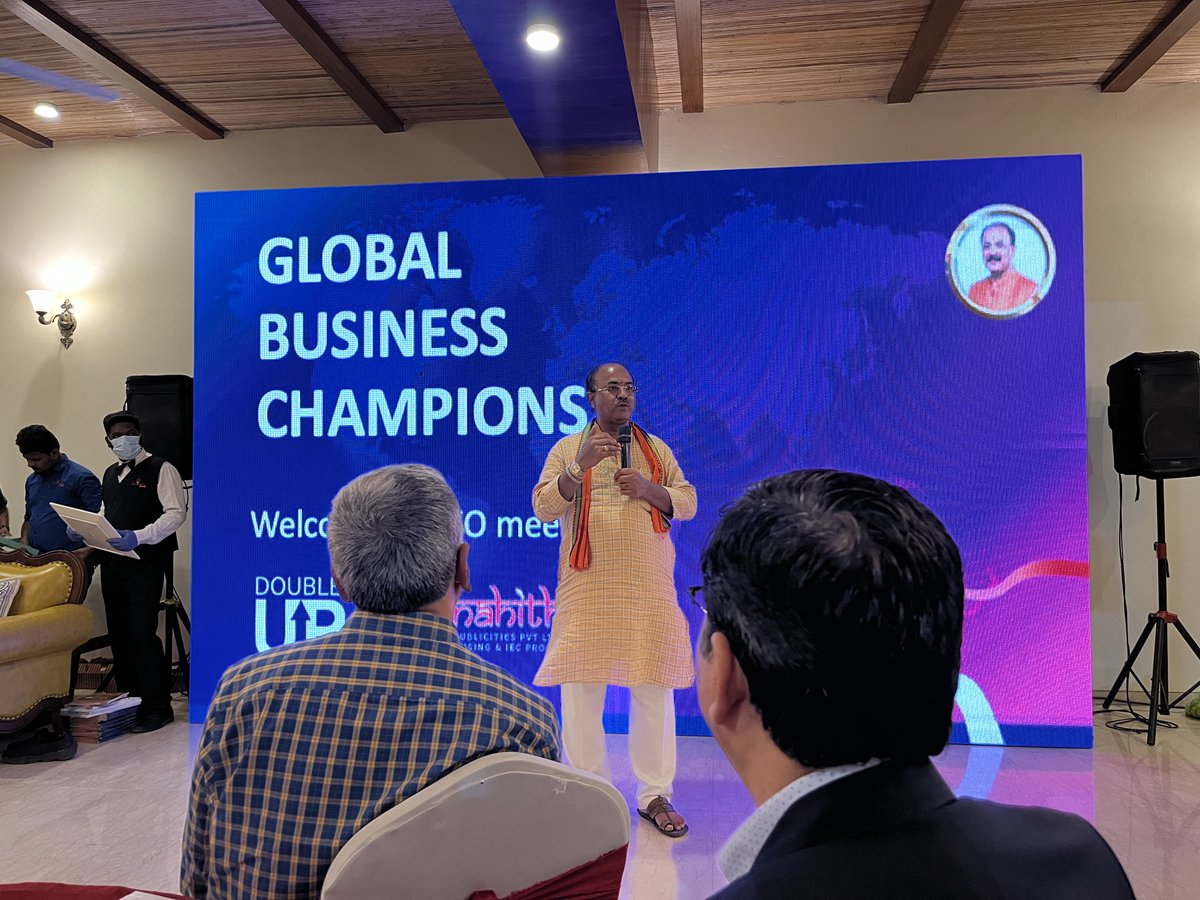 balainonline's tweet photo. It was wonderful to meet @ArvindLBJP ji and be part of the CEO meet representing @iteanz. Thank you and all the organisers of the networking event and recognition. https://t.co/h3B4zcisPF