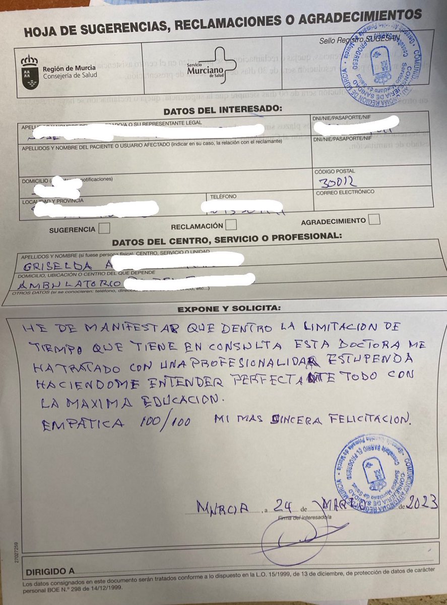 grigrisss's tweet photo. Esto hoy me ha puesto el corazón muy blandito, la atención primaria cuanto menos es estresante y exigente, pero los pacientes hacen muchas veces que valga la pena. Estoy muy feliz con lo que hago. https://t.co/yuiWXIKr41