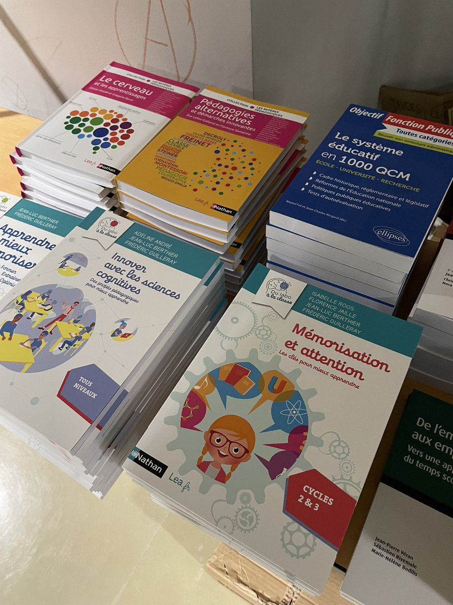 CatherineMary14's tweet photo. @afae_fr et la librairie est ouverte ! https://t.co/2Wa3nmt9qS