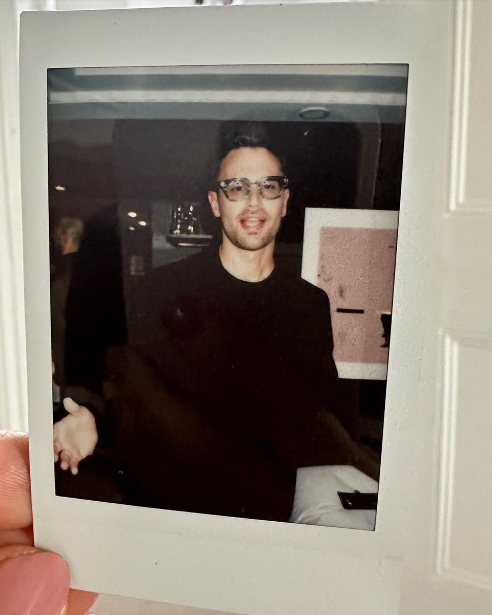 CONTA A VENDA // FOR SALE tweet media