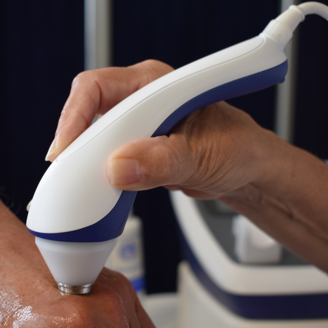 EMSPhysioLtdUK's tweet image. Primo Combination 860 Therapy Unit 
(#ultrasound and #interferential NMES)
Small treatment head used to treat joint in hands - a great add-on

emsphysio.co.uk/product/primo-… #combinationtherapy #electrotherapy #emsphysio  #nmes #electrode #gel