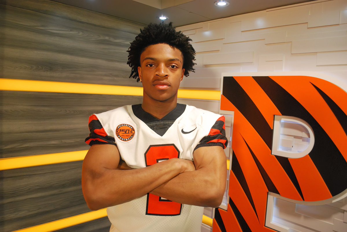 Kenny_Jordan32's tweet photo. I had and amazing visit at Princeton🐅,, Thank you to all the coaches and players who showed great hospitality to me and my family hope to be back soon🧡🖤 https://t.co/YIkPxFTVL5