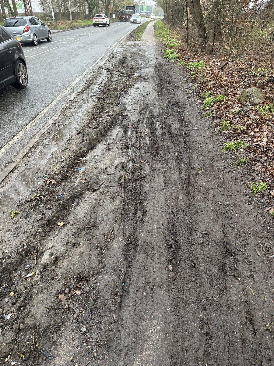 I find it crazy that after reporting the state of this footpath in St. Albans to <a href="/hertscc/">Hertfordshire County Council</a> it’s deemed that it doesn’t need dealing with right now. Anyone with reduce mobility is likely to get injured trying to walk through this.