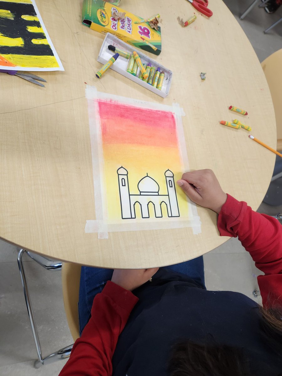 Celebrating the start of Ramadan working on these beautiful mosque art pieces. Bien fait 4-1FI! 🕌 <a href="/DesmondHDSB/">Viola Desmond Public School</a>