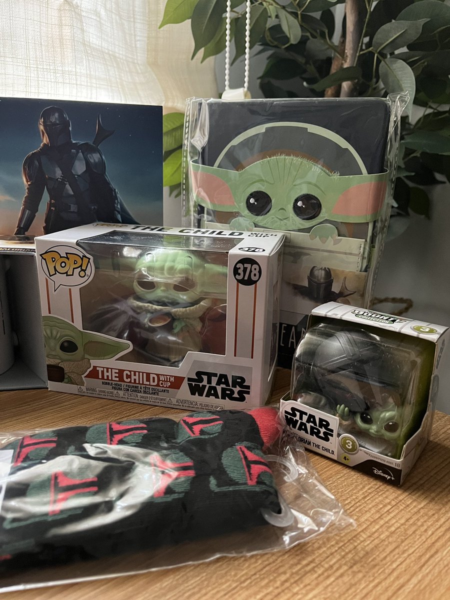 Fatty_Martin's tweet photo. 🚨ATENCIÓN: SORTEO🚨

Sorteamos una de las cajas de #TheMandalorian. Con una postal firmada por el Maestro y por mí ✌🏻

Para participar:
-Seguir en TW a @Maestro_Ciego, a @ArkhamCyC y a mí 
-Dar RT

Hasta el 31/03.

Las cajas también están a la venta en:

https://t.co/2EX2TnTTHP https://t.co/xRTtlkeIRa