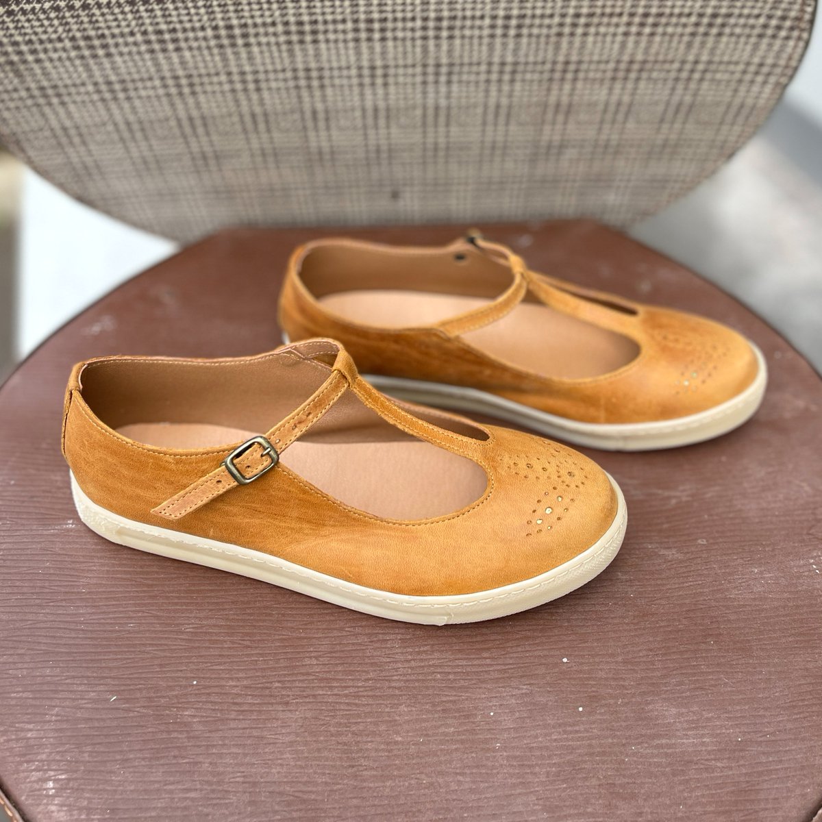 BluBettySA's tweet photo. Our latest #MaryJane prodigy arrived and she's causing a #stylesensation!😍
We’re talking #vintagedesign, #authenticleather, & sparkly finishes, all set on a #flatwedge sole - That's add to cart material!😉
SHOP: https://t.co/V3MIQ2QSi8
#BluBettySA #LeatherShoes #PreppyStyle https://t.co/C717CBOIHK