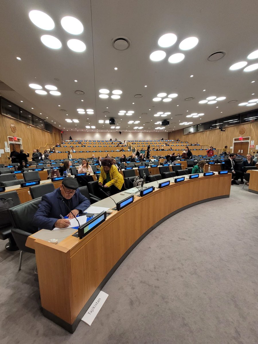 At the #UNWaterConference, states and big organizations love to talk about how much they want to engage with #youthforwater - but when youth have events at the conference, they don't show up. Youth show up for our #waterfuture - when will others?