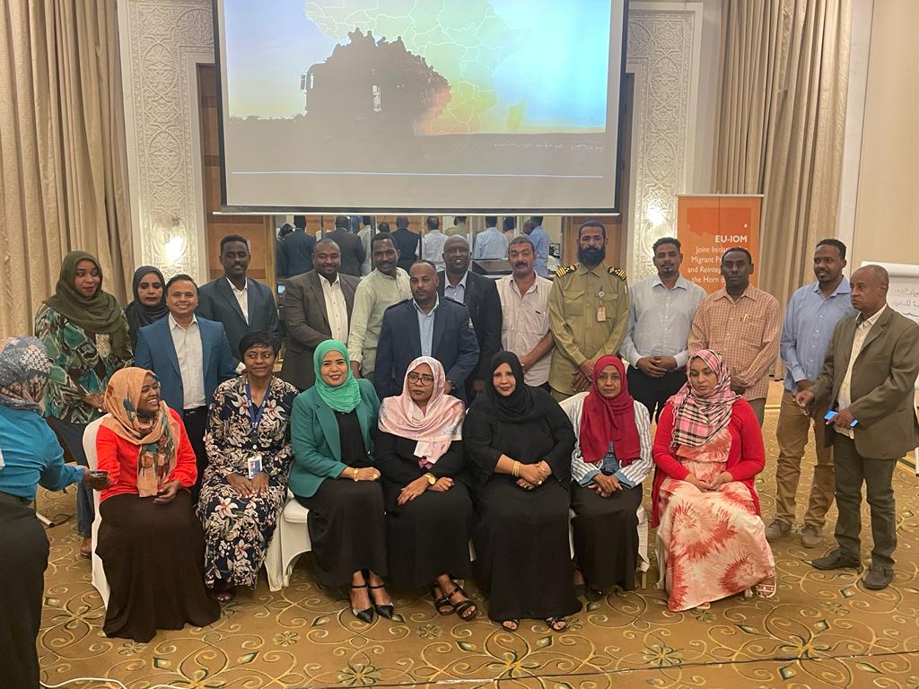 sswa1's tweet photo. بمشاركة عدد من الدارسين 
ورشة تدريبية لمنسوبي جهاز المغتربين والجهات ذات الصلة

اعلام جهاز المغتربين
الجمعة 2023/3/24م
اقيمت يوم امس الخميس بقاعة فندق السلام روتانا فعاليات الورشة التدريبية التي نظمتها المنظمة الدولية للهجرة بالتعاون مع جهاز المغتربين https://t.co/fL2xfKCZ8s