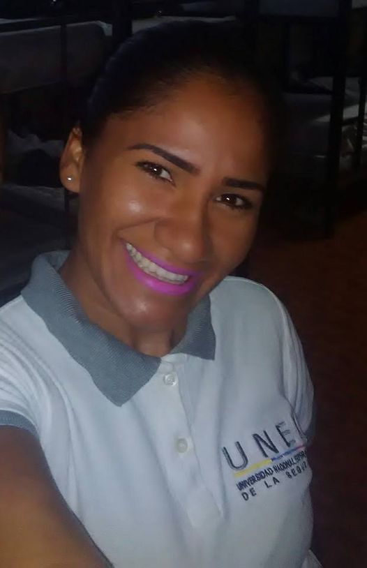 latablablog's tweet image. #LaCosaEsAsí Eyiber Chacón en 2019 era custodia de una prisión en Caracas (antes La Planta), y fue acusada, con otros 7 funcionarios, por colaborar en la fuga de 3 #narcopilotos mexicanos atrapados en #Cojedes cuando una falla los obligó a aterrizar en una pista clandestina.